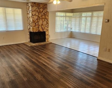 1907 N Bell Avenue - Photo Thumbnail 4
