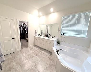 10936 Big Spring Trail - Photo Thumbnail 15