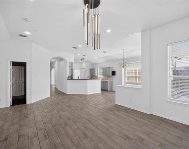 308 Keswick Lane - Photo Thumbnail 16