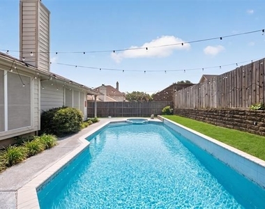 308 Keswick Lane - Photo Thumbnail 32