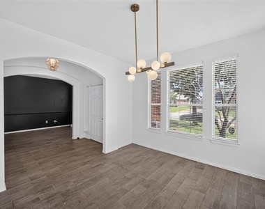 308 Keswick Lane - Photo Thumbnail 8