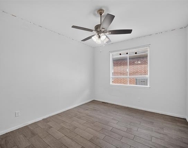 308 Keswick Lane - Photo Thumbnail 23