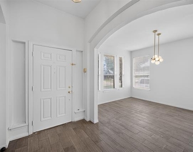 308 Keswick Lane - Photo Thumbnail 6