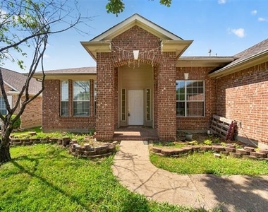 308 Keswick Lane - Photo Thumbnail 2