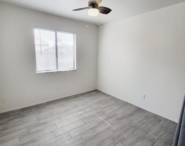 6147 E Greenway Street - Photo Thumbnail 17