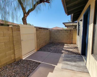 6147 E Greenway Street - Photo Thumbnail 7