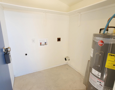 6147 E Greenway Street - Photo Thumbnail 6