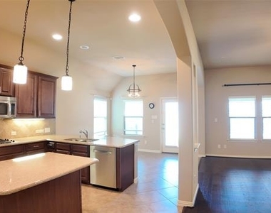 639 Stevenson Drive - Photo Thumbnail 11