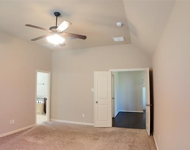 639 Stevenson Drive - Photo Thumbnail 13