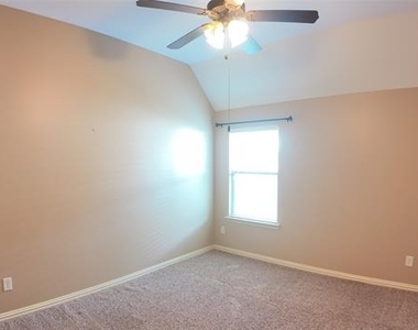 639 Stevenson Drive - Photo Thumbnail 14