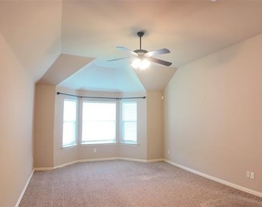 639 Stevenson Drive - Photo Thumbnail 12