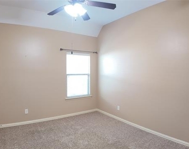 639 Stevenson Drive - Photo Thumbnail 18