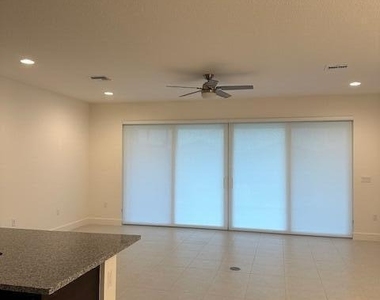 11785 Sw Oceanus Boulevard - Photo Thumbnail 4