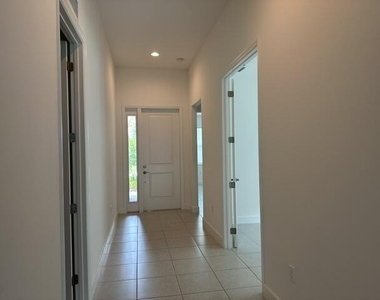 11785 Sw Oceanus Boulevard - Photo Thumbnail 25