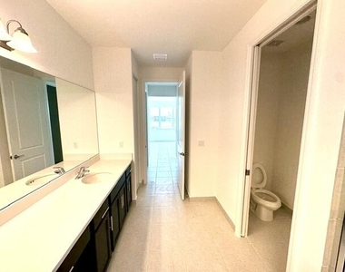 11785 Sw Oceanus Boulevard - Photo Thumbnail 18