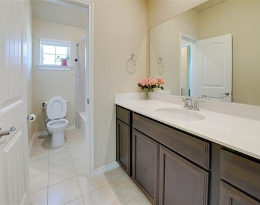 10405 Big Sandy Court - Photo Thumbnail 21