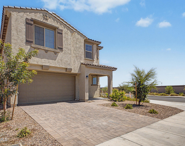 17558 W Luke Avenue - Photo Thumbnail 9