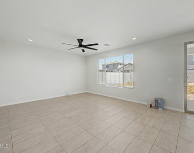 17558 W Luke Avenue - Photo Thumbnail 8