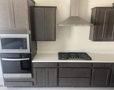 17558 W Luke Avenue - Photo Thumbnail 4