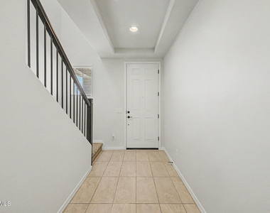 17558 W Luke Avenue - Photo Thumbnail 21