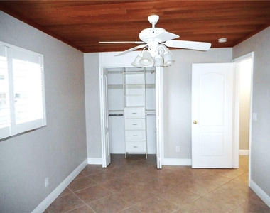 1903 Robalo Drive - Photo Thumbnail 9