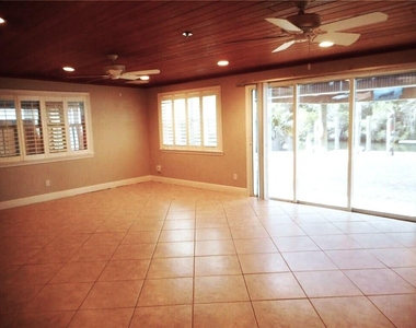 1903 Robalo Drive - Photo Thumbnail 4