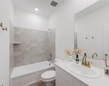 5028 Waterway Drive - Photo Thumbnail 14