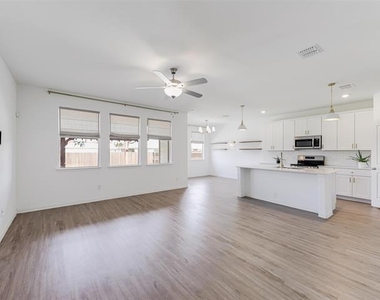5028 Waterway Drive - Photo Thumbnail 4