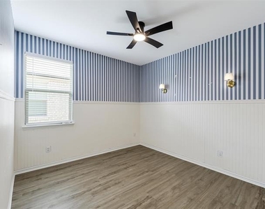 5028 Waterway Drive - Photo Thumbnail 15
