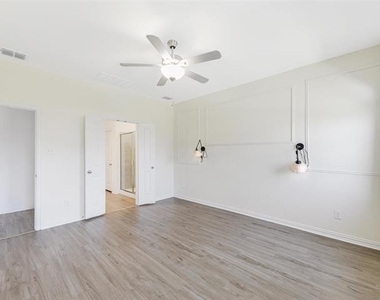 5028 Waterway Drive - Photo Thumbnail 9