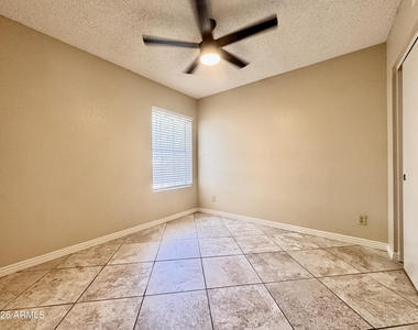 2910 W Marconi Avenue - Photo Thumbnail 6