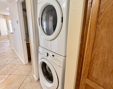 2910 W Marconi Avenue - Photo Thumbnail 8