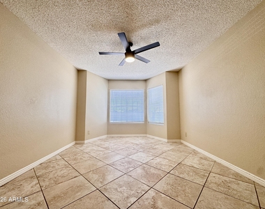 2910 W Marconi Avenue - Photo Thumbnail 9