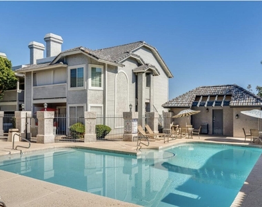 2910 W Marconi Avenue - Photo Thumbnail 1