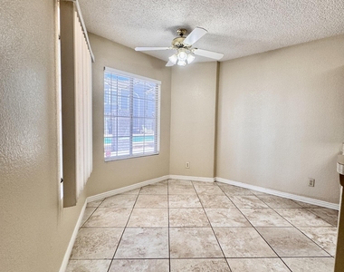 2910 W Marconi Avenue - Photo Thumbnail 3