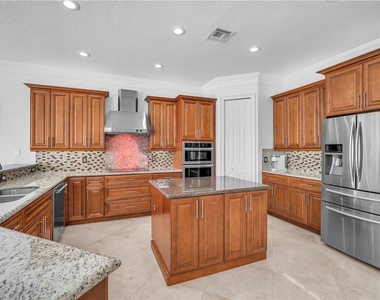 4707 Sw 195th Terrace - Photo Thumbnail 36