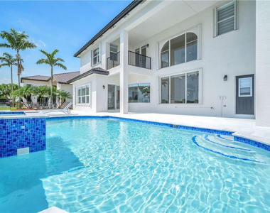 4707 Sw 195th Terrace - Photo Thumbnail 18