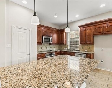 3102 Clearfork Trail - Photo Thumbnail 6