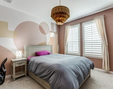 8220 Bethpage Drive - Photo Thumbnail 20