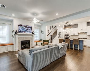 8220 Bethpage Drive - Photo Thumbnail 3