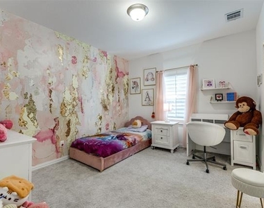 8220 Bethpage Drive - Photo Thumbnail 19