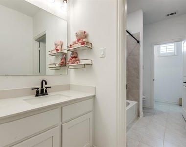 8220 Bethpage Drive - Photo Thumbnail 22