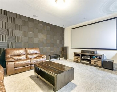 8220 Bethpage Drive - Photo Thumbnail 13