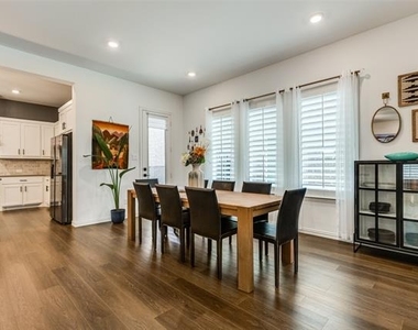 8220 Bethpage Drive - Photo Thumbnail 7