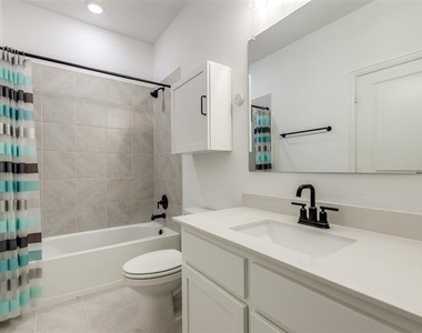 8220 Bethpage Drive - Photo Thumbnail 18
