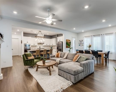 8220 Bethpage Drive - Photo Thumbnail 2