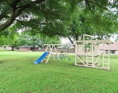 111 Summer Place Circle - Photo Thumbnail 29
