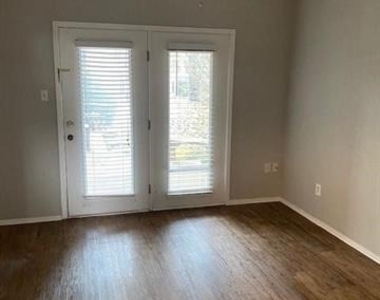 111 Summer Place Circle - Photo Thumbnail 24