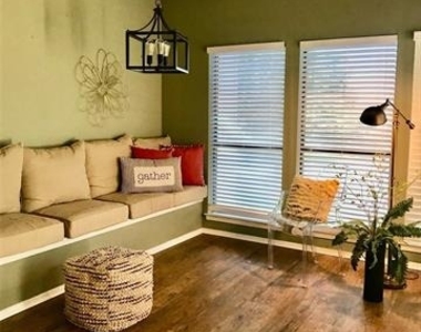111 Summer Place Circle - Photo Thumbnail 3