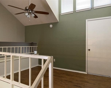 111 Summer Place Circle - Photo Thumbnail 8